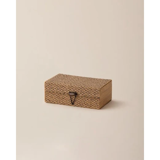 Madame COCO Linda 16cm Organizer Box 16×11.5×6cm – Elegant Storage Box for Organizing Accessories, Jewelry & Small Essentials, Ideal for Home, Office & Everyday Use Madame COCO Linda 16cm Organizer Box 16×11.5×6cm – Elegant Storage Box for Organizing Accessories, Jewelry & Small Essentials, Ideal for Home, Office & Everyday Use