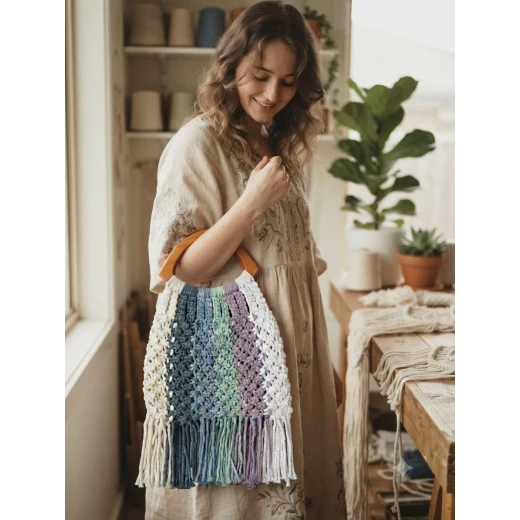 Handmade Handbag 23 x 37 cm with Wooden Handle, Colorful Bag with an Attractive and Stylish Design for Everyday Use Handmade Handbag 23 x 37 cm with Wooden Handle, Colorful Bag with an Attractive and Stylish Design for Everyday Use