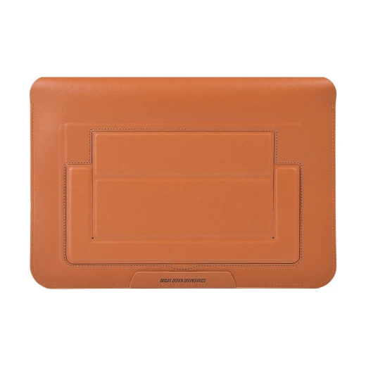 حافظة WiWU Skin Ultra Stand Sleeve مقاس 13 بوصة، لون بني، تصميم نحيف وأنيق، حماية عملية للماك بوك من الخدوش والرطوبة، مع حامل مدمج وإغلاق مغناطيسي - وي وُو - Image 2