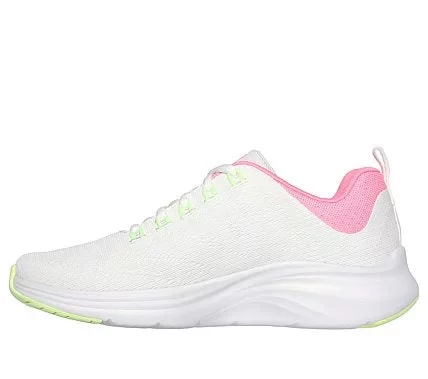 حذاء رياضي نسائي Skechers Vapor Foam، حذاء جري خفيف الوزن برباط علوي، تصميم شبكي هندسي، نعل داخلي من إسفنج ميموري فوم مبرد بالهواء، ونعل أوسط من Lite-Foam، مقاس 37، أبيض اللون - سكيتشرز - Image 4