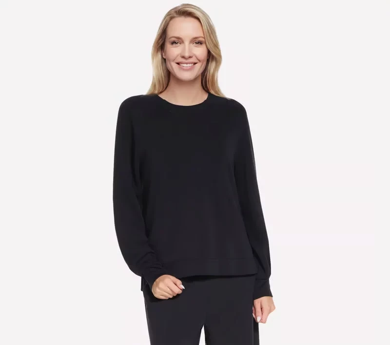 سويت شيرت Skechers Cozy Luxe النسائي، مقاس XL، أسود، نسيج SKECHLUXE ELEVATE الفاخر، حافة سفلية منحنية، رقبة دائرية مع حشوة مضلعة، أصفاد أكمام ذاتية، جزء من مجموعة الملابس - سكيتشرز