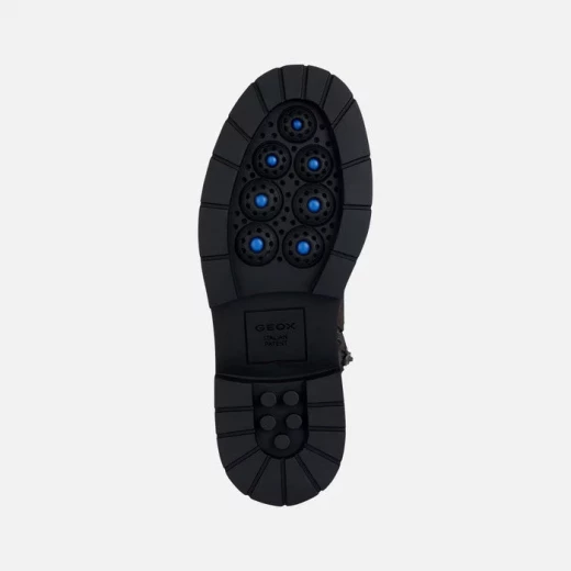 حذاء كاحل نسائي Geox Spherica EC7 بلون رمادي داكن، مقاس 40، يتميز بإغلاق بسحاب جانبي، تصميم جيد التهوية، تبطين فائق النعومة، مصنوع من جلد الغزال، ونعل سفلي عصري للمدينة - جيوكس - Image 6