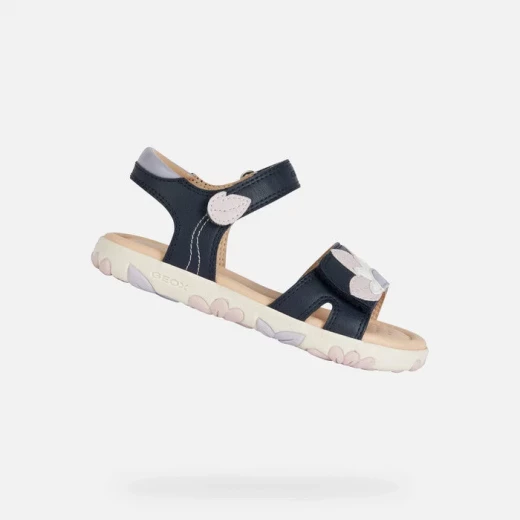 صنادل جي أوكس هايتي للبنات باللونين الأزرق الداكن والوردي بتصميم مريح وتنفسي مع تفاصيل الأزهار، إغلاق سهل بواسطة حلقة وخطاف، مقاسات متوفرة 29، توصيل سريع وتبديل سهل - جيوكس - Image 2