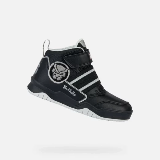 حذاء رياضي Geox Perth Boy Junior إصدار Black Panther بتصميم متوسط ​​الطول لكرة السلة مقاس 31 يتميز بإبزيم بشريط فيلكرو وأربطة مرنة مريحة وقابلة للتنفس 150-180 حرفًا - Image 2