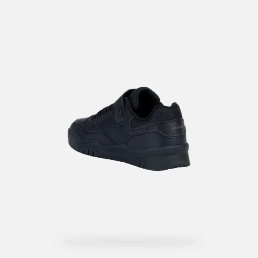 حذاء رياضي Geox Perth Boy أسود مقاس 36 حذاء خفيف الوزن جيد التهوية بتصميم منخفض القطع للمدرسة والارتداء غير الرسمي تصميم رياضي علوي من النايلون بتأثير جلد محبب تبديل سهل توصيل سريع - جيوكس - Image 4