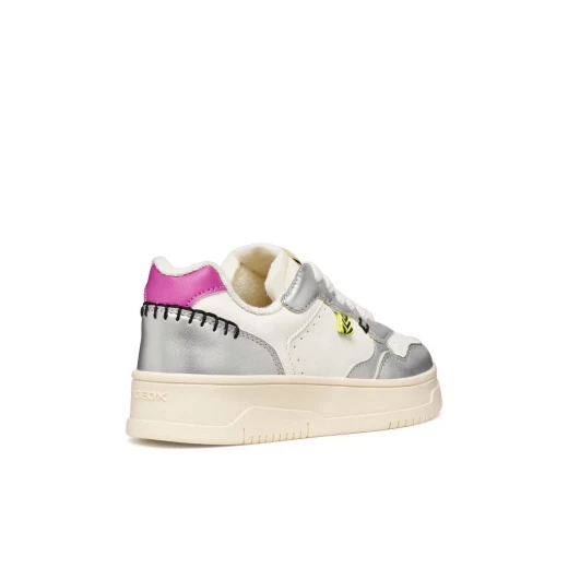 حذاء رياضي للبنات من لسترلا أبيض بتأثير جلدي تفاصيل لؤلؤية مقاس 33 - Image 5