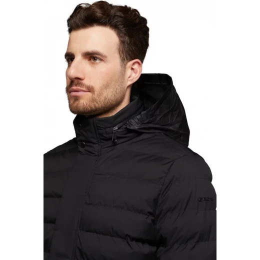 جاكيت Geox Hallson Man أسود 58 يتميز ببراءة اختراع GEOX للملابس، وغشاء مقاوم للماء، وفواصل ثلاثية الأبعاد لتوفير راحة وتنفس فائقين. التوصيل السريع متاح. - هالسن - Image 3