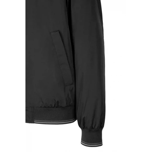 جاكيت بومبر للرجال جارود مان 56 أسود: تصميم حضري من البوليستر المعاد تدويره، حماية من الرياح والأمطار، بطانة وحشو مستدام بيئيًا، رقم الصنف M5620J.T3111.F9000 - جيوكس - Image 4