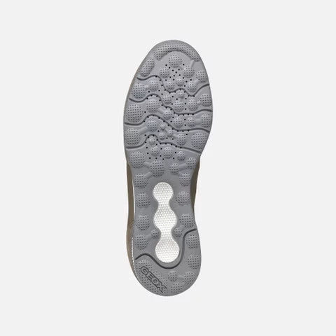 حذاء رياضي رجالي Geox Spherica Actif X3 منخفض القطع رمادي داكن شبكي تفاصيل جلدية تصميم عصري حضري مريح و مبطن مقاس 42 مثالي للسفر - جيوكس - Image 3