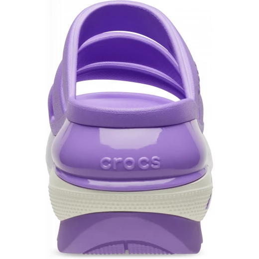 صندل سلايد نسائي ميغا كراش بثلاثة أشرطة من Crocs: بنفسجي، تصميم بمنصة، نعل مطاطي مُحسّن، جزء علوي بـ3 أشرطة، مقاس 41-42، أنيق ومريح، ارفعي مستوى إطلالتك. - كروكس - Image 21