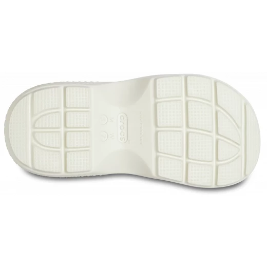 حذاء Crocs Stomp Shorty النسائي مبطن باللون الأبيض مقاس 43-44 بنعل سميك وفرو دافئ. تصميم مريح وخفيف الوزن يمنحك أناقة جريئة ومميزة. يوفر راحة مزدوجة من Crocs. - كروكس - Image 6