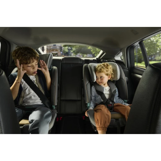 Chicco Seat&Go i-Size Car Seat Glam Grey 76-150cm, 15 Months to 12 Years - Chicco - Image 9