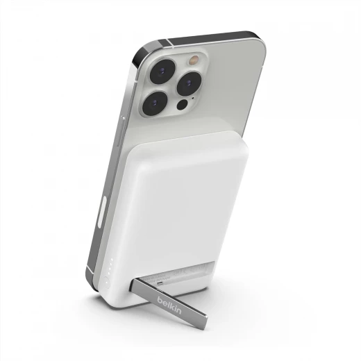Belkin 5000mAh MagSafe Wireless Power Bank for iPhone 16/Pro/Max - White with Kickstand Belkin 5000mAh MagSafe Wireless Power Bank for iPhone 16/Pro/Max - White with Kickstand