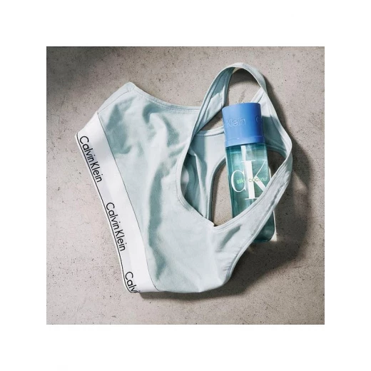 Calvin Klein Silky Coconut Perfume Mist 236ml Refreshing Fragrance for Women Long Lasting - Calvin Klein - Image 7