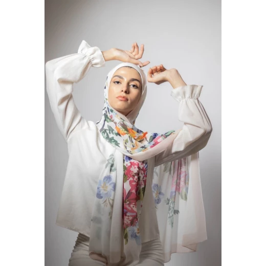 Love Garden Georgette Chiffon Hijab: Soft, Airy Scarf for a Gentle & Elegant Daily Look, Featuring Exclusive Designs, Made in Egypt, & Extra Long 300x70cm Size - Pink - Kain - Image 5