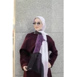 وشاح حجاب كاين سيركلز من الشيفون الجورجيت للنساء: ناعم، خفيف الوزن، وأنيق باللون البنفسجي. يتميز بحجم إضافي طويل (300 سم × 70 سم) لخيارات متعددة للتصميم وراحة تدوم طوال اليوم - دائرة