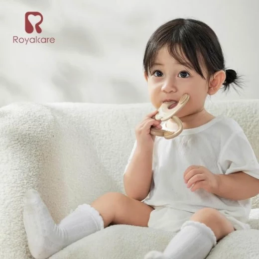 لعبة تسنين الطفل من رويال كير، أرنب/أسد شاي بالحليب، سيليكون، 6+ أشهر - رويال كير - Image 6