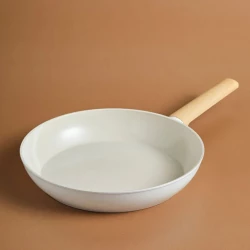 مقلاة كاراكا سويسرية كريستال بلون اللوز، 30 سم