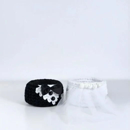 Handmade crochet wedding favor set - black and white Handmade crochet wedding favor set - black and white