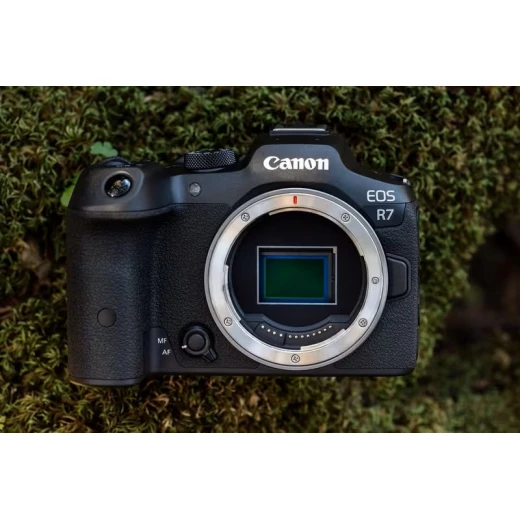 Canon EOS R7 Mirrorless Camera (Body Only) Canon EOS R7 Mirrorless Camera (Body Only)