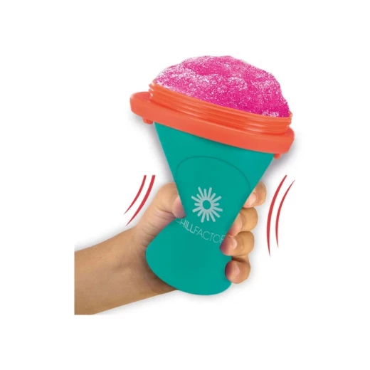 كوب صانع السلاش من تشيل فاكتور (ChillFactor Slushy Maker) باللون الأخضر النيوني واالزهر والكحلي.يعتمد هذا المنتج على تقنية التجميد السريع لتحويل المشروبات السائلة إلى سلاش مثلج في ثوانٍ معدودة من خلال الضغط المستمر على جوانب الكوب - كرييتيفز - Image 2