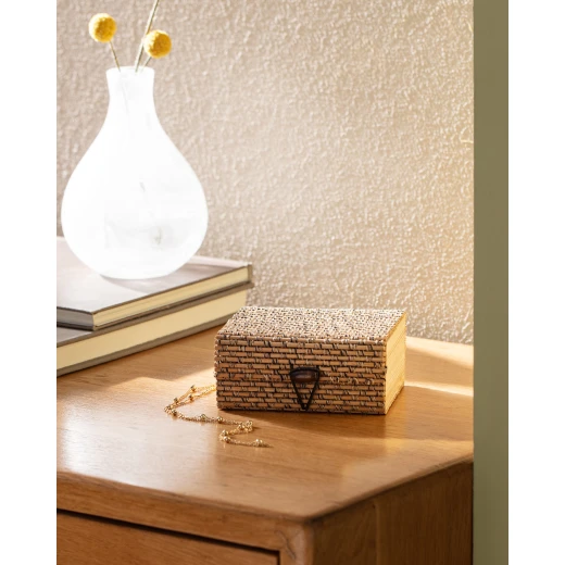 Madame COCO Linda 10cm Organizer Box 10×8×4.5cm – Elegant Storage Box for Organizing Accessories, Jewelry & Small Essentials, Ideal for Home, Office & Everyday Use Madame COCO Linda 10cm Organizer Box 10×8×4.5cm – Elegant Storage Box for Organizing Accessories, Jewelry & Small Essentials, Ideal for Home, Office & Everyday Use