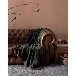 بطانية جلوس تانيز من مدام كوكو بمقاس 130×170 سم، تصميم أنيق وناعم يمنح الدفء والراحة أثناء الاستخدام، مناسبة لغرفة المعيشة وغرف النوم، وتضيف لمسة ديكورية مميزة وأجواء دافئة إلى منزلك