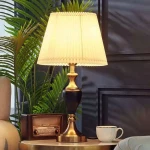 مصباح طاولة من ARMN Regency - أسود - ارمن