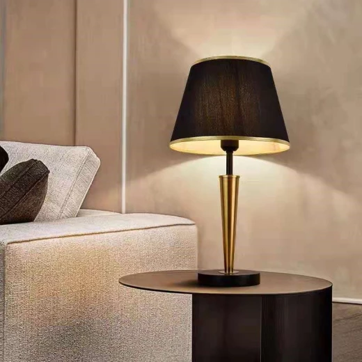 مصباح طاولة من ARMN Regency - أسود وذهبي - ارمن - Image 2