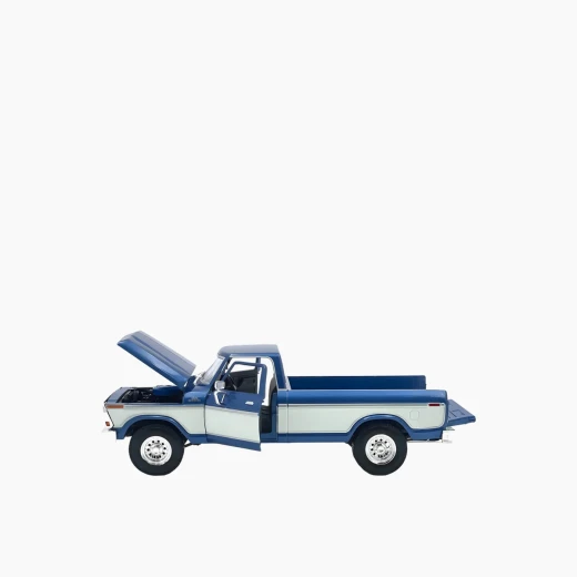 مايستو 1979 فورد F150 بيك اب نموذج سيارة مصبوبة - مقياس 1:18 - أبواب مفتوحة، غطاء محرك السيارة، والباب الخلفي لعرض مفصل - موديل 31462 BU - مايستو - Image 14