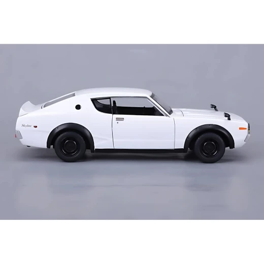 مايستو 1973 نيسان سكاي لاين 2000GT-R (KPGC110) نموذج سيارة مصبوبة - مقياس 1:24 - نموذج دقيق مصبوب عالي التفاصيل - موديل 31528 - مايستو - Image 7