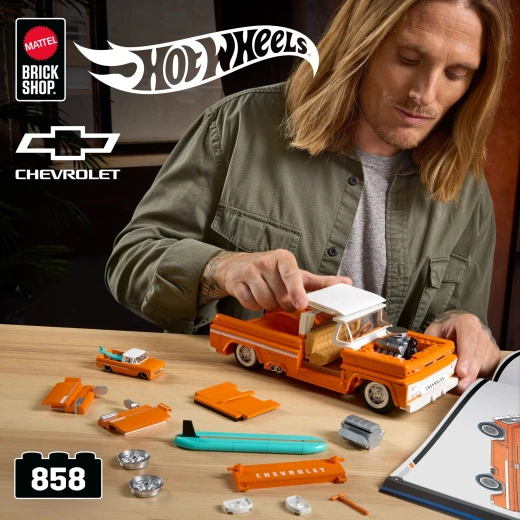 Mattel Brick Shop Hot Wheels Custom '62 Chevy Pickup – Decal sheet, metal wheel covers, signature plate, 1:64 scale metal car – Ages 10+ Years – Model JFT20 - Mattel - Image 16