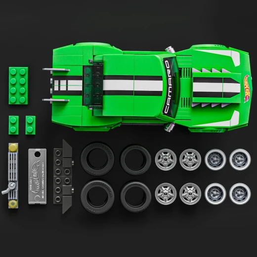 Mattel Brick Shop Hot Wheels Custom '68 Camaro – Includes a custom decal sheet and 2 sets of wheel covers to personalize your build – Model JFT16 - Mattel - Image 7