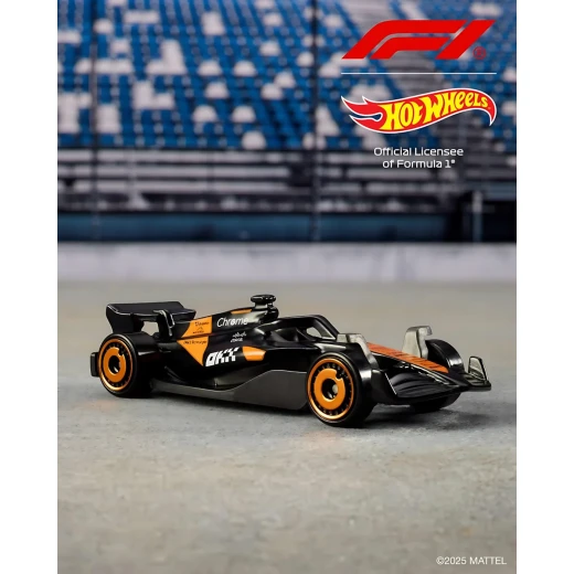 Hot Wheels Basic Car F1 5-Pack – Features five 1:64 scale die-cast Formula 1 race cars – Model JGF58 - Mattel - Image 4