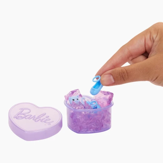 سلسلة Mattel Chelsea Party Unboxed Reveal Glam Party - متنوعة - تتميز بعنصر كشف مفاجئ لمزيد من الإثارة - موديل JFY04 - ماتيل - Image 9