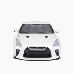 Bburago – 18- – 2017 Nissan Gt-R Die-Cast Model Car – 1:24 Scale – Features opening doors and hood for interactive display – Model 18-21082 wt