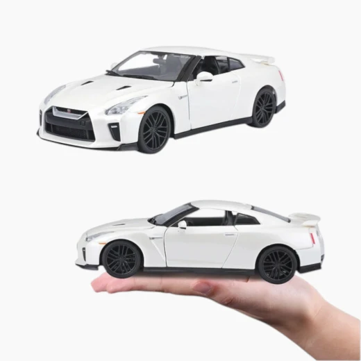 Bburago – 18- – 2017 Nissan Gt-R Die-Cast Model Car – 1:24 Scale – Features opening doors and hood for interactive display – Model 18-21082 wt - Bburago - Image 3