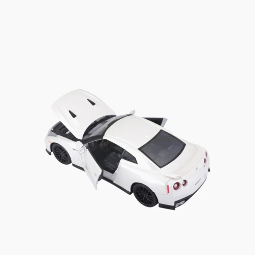 Bburago – 18- – 2017 Nissan Gt-R Die-Cast Model Car – 1:24 Scale – Features opening doors and hood for interactive display – Model 18-21082 wt - Bburago - Image 4