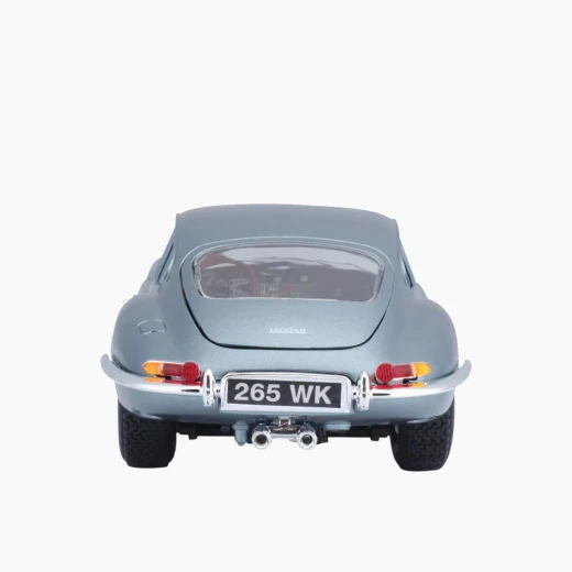 Bburago Jaguar "E" Coupe (1961) Die-Cast Model Car – 1:18 Scale – Features opening doors and hood – Model 18-12044 - Bburago - Image 13