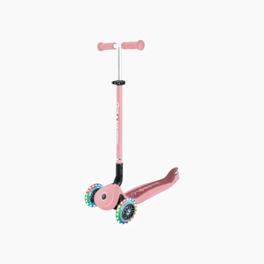 سكوتر Globber Go Up Active Lights - يتميز بعجلات LED 360 درجة لمزيد من الجاذبية البصرية والمتعة - موديل 749-300 - جلوبر - Image 2