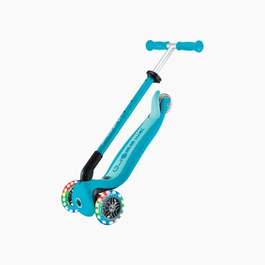 سكوتر Globber Go Up Active Lights - يتميز بعجلات LED 360 درجة لمزيد من الجاذبية البصرية والمتعة - موديل 749-300 - جلوبر - Image 12