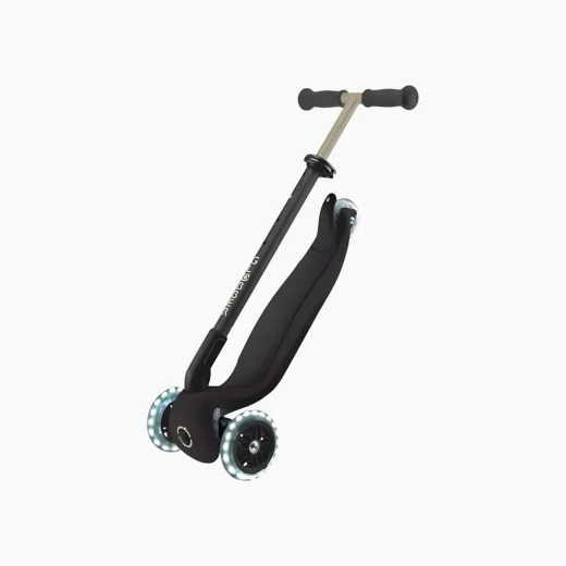 سكوتر Globber Go Up Deluxe Lights 360° – توجيه 360° لتنقل سلس وسهل – موديل 699-320 - جلوبر - Image 6
