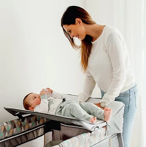 Lionelo Baby Crib Sven Plus Beige Latte 2 in 1 Travel Cot and Playpen Compact Steel Structure with Sensory Toys and Accessories 127cm x 71cm x 86cm - LIONELO - Image 4