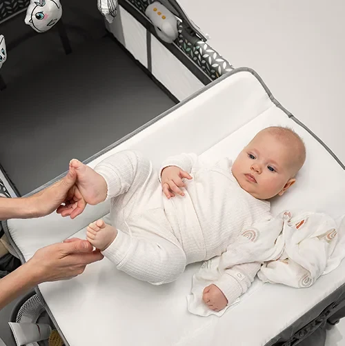 Lionelo Baby Crib Sven Plus Beige Latte 2 in 1 Travel Cot and Playpen Compact Steel Structure with Sensory Toys and Accessories 127cm x 71cm x 86cm - LIONELO - Image 5