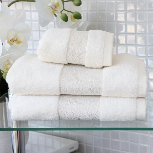 Nova Home Utopia Towel with Silver Details - 100% Cotton - 50x90 Cm - Ivory & Silver Nova Home Utopia Towel with Silver Details - 100% Cotton - 50x90 Cm - Ivory & Silver
