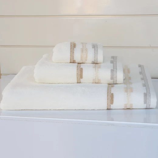 Nova Home Luster Jacquard Embroidered Towel with Silver Details - 100% Cotton - 90x150 Cm - Cream Nova Home Luster Jacquard Embroidered Towel with Silver Details - 100% Cotton - 90x150 Cm - Cream