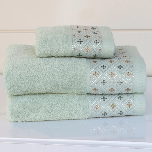 Nova Home Roberta Towel with Silver Details - 100% Cotton - 30x50 Cm - Light Green Nova Home Roberta Towel with Silver Details - 100% Cotton - 30x50 Cm - Light Green