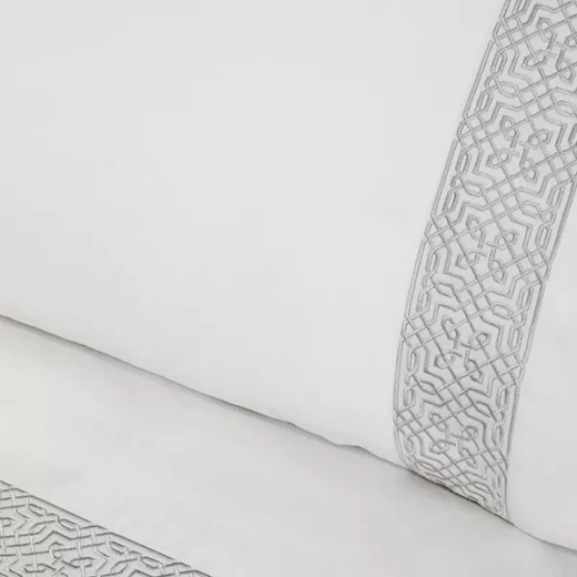 نوفا هوم Lounge طقم وجه لحاف - قطن 100% ، 400 خيط لكل انش مربع - مجوز & مجوز كبير - 7 قطع - أبيض و فضي - نوفا هوم - Image 7