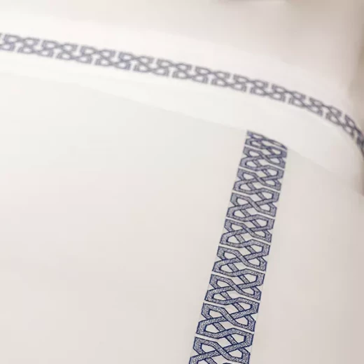 نوفا هوم Versace طقم وجه لحاف - قطن 100% ، 400 خيط لكل انش مربع - مجوز & مجوز كبير - 7 قطع - أبيض و كحلي - نوفا هوم - Image 2