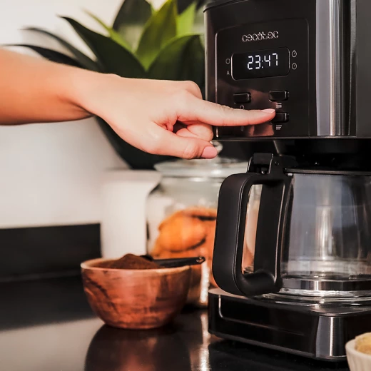 ماكينة تحضير القهوة الرقمية Cecotec Coffee 56 Time، بقوة 800 واط، وتقنية ExtremeAroma، وإبريق زجاجي مقاوم للحرارة سعة 1.3 لتر (12 كوبًا) - سيكوتك - Image 5